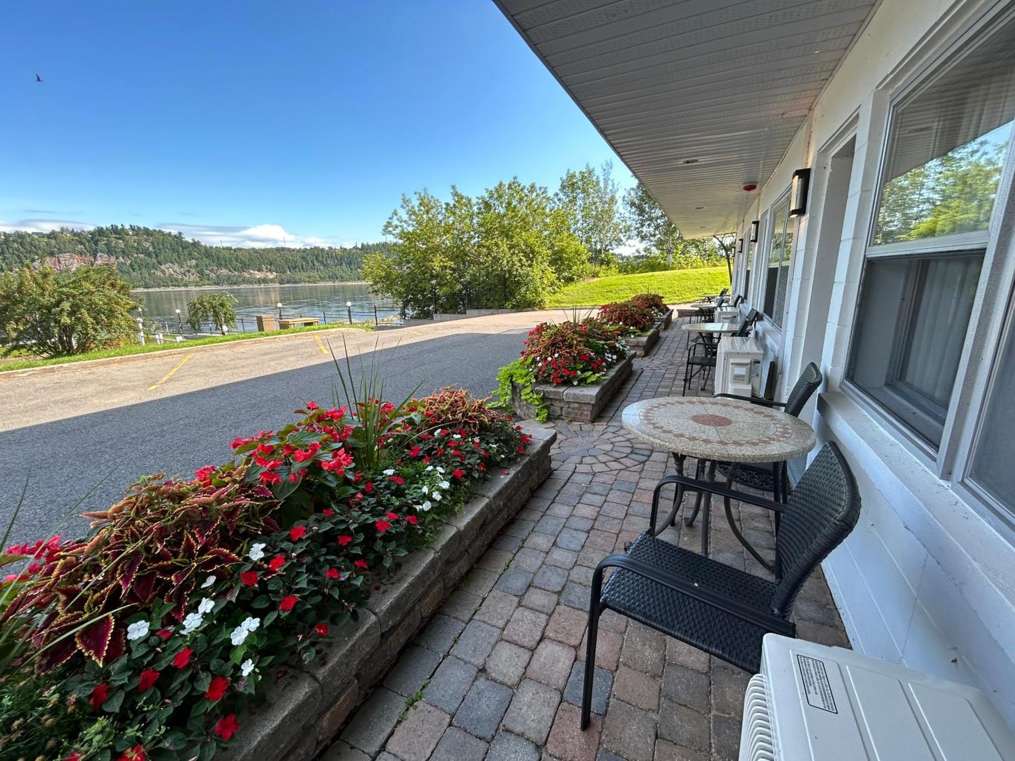 Motel Panoramique Chicoutimi Exterior foto