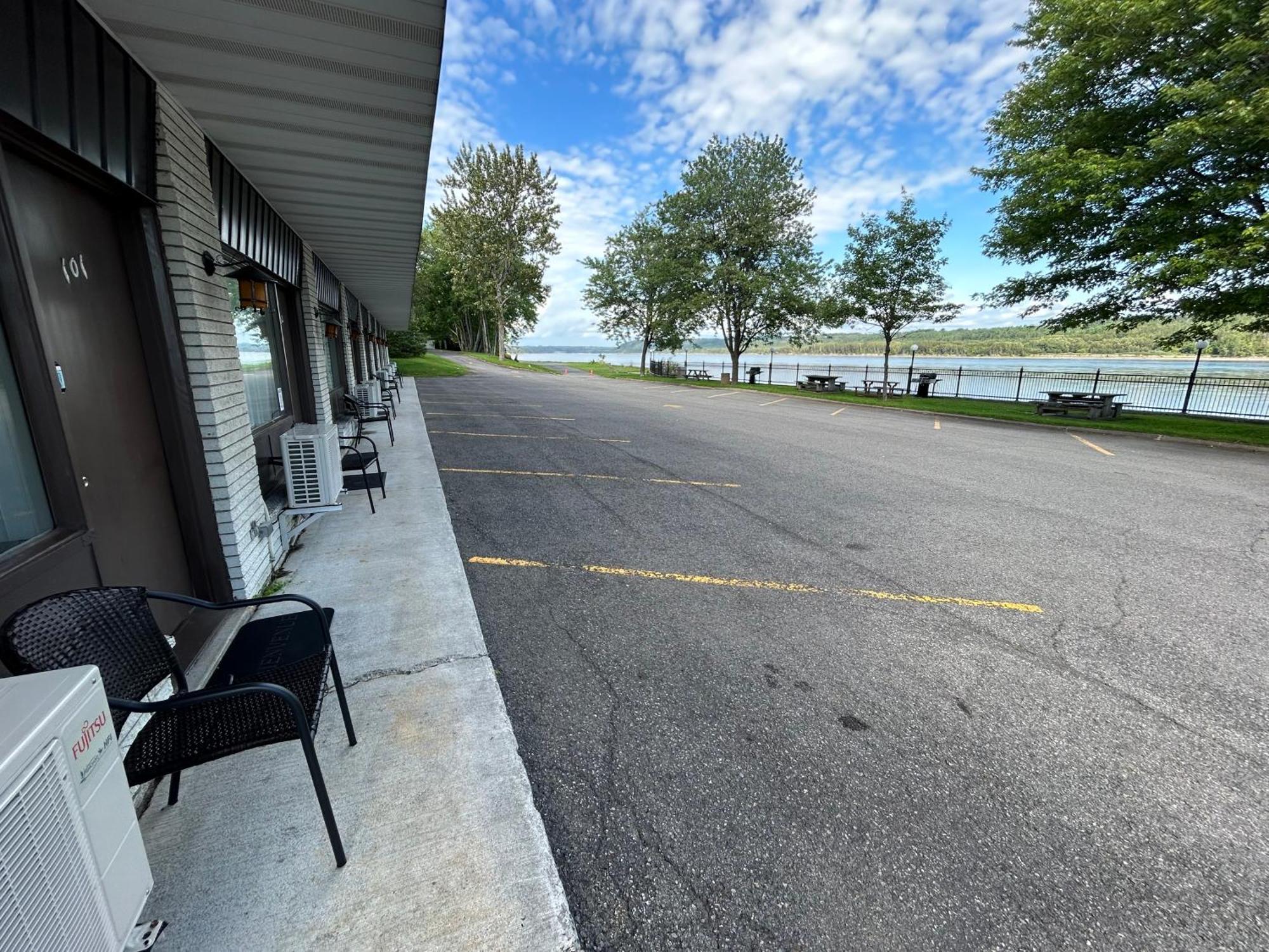 Motel Panoramique Chicoutimi Exterior foto