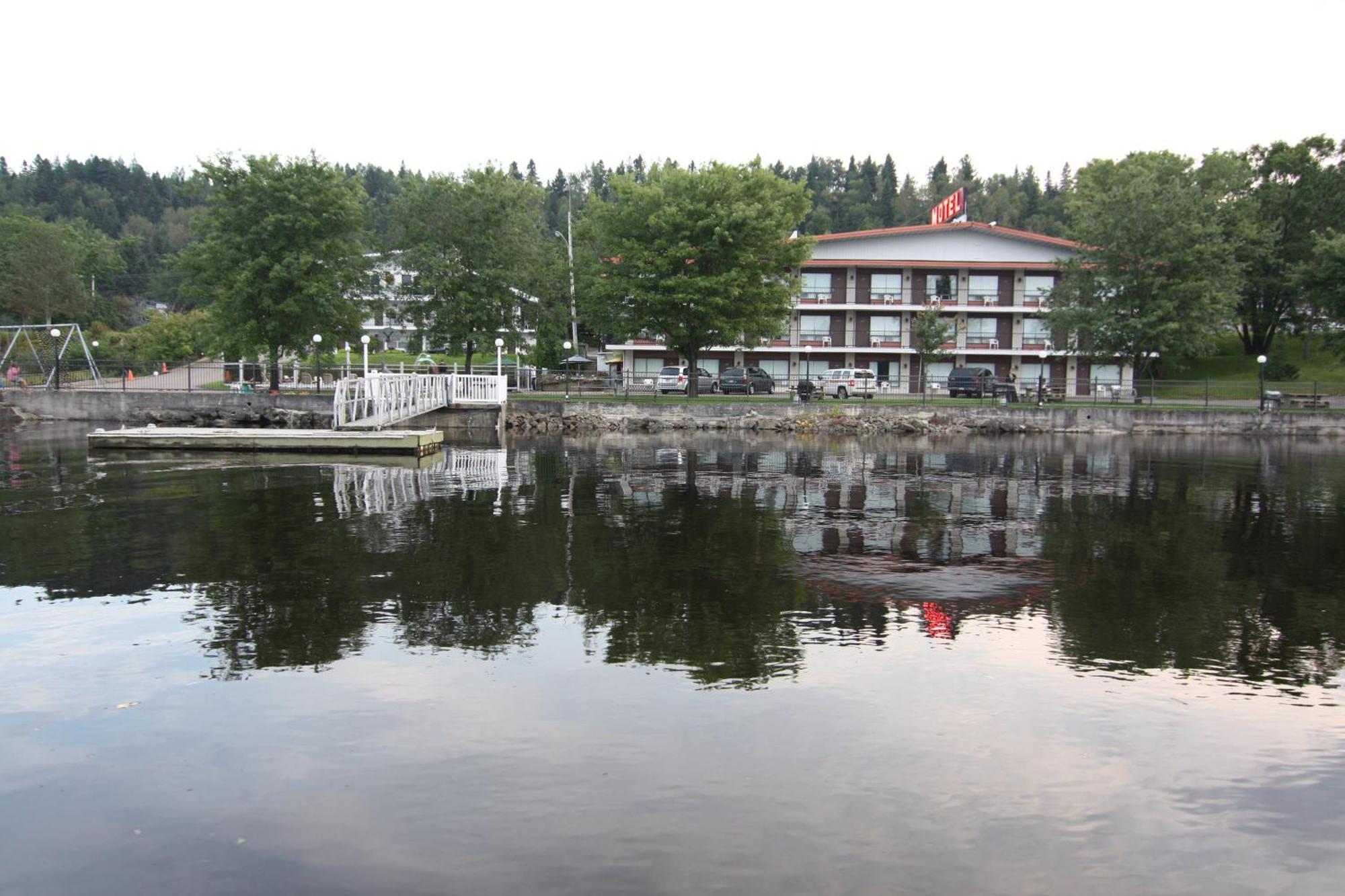 Motel Panoramique Chicoutimi Exterior foto
