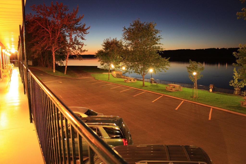 Motel Panoramique Chicoutimi Exterior foto